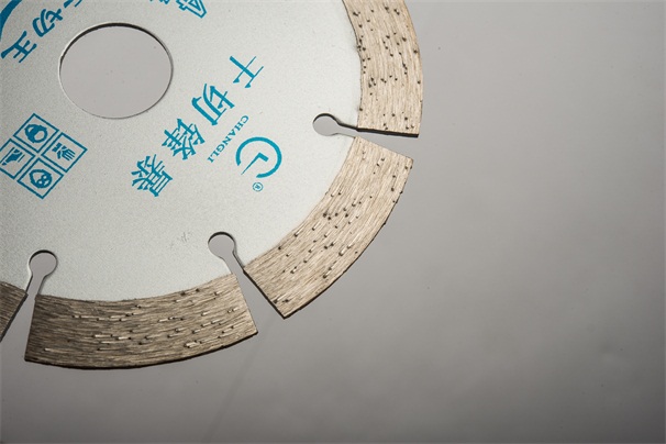 石材鋸片在不同的應(yīng)用階段應(yīng)該使用哪些石材機械呢？