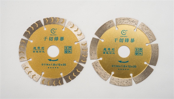 當(dāng)石材鋸片在切割時發(fā)生嚴重偏擺，你會怎么做？